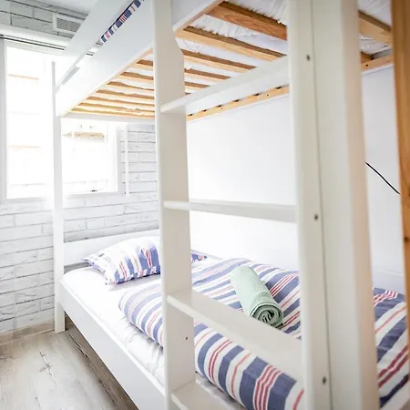 Przystan 公寓 莱鲍